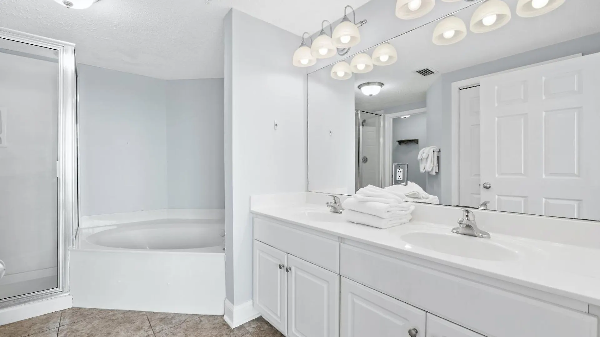 Majestic Beach Towers Resort By Panhandle Getaways Panama City Beach Apartment